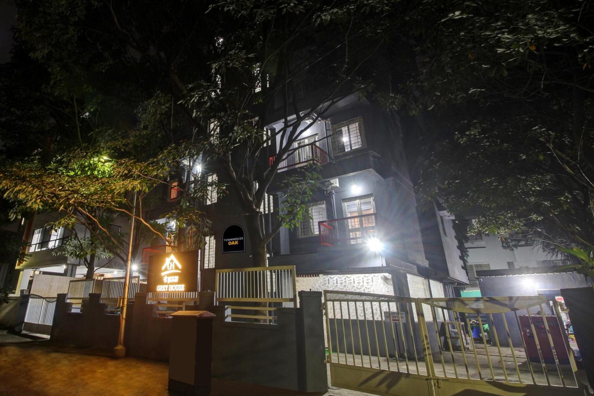 Super Collection O Grey House Hotel Poona Buitenkant foto