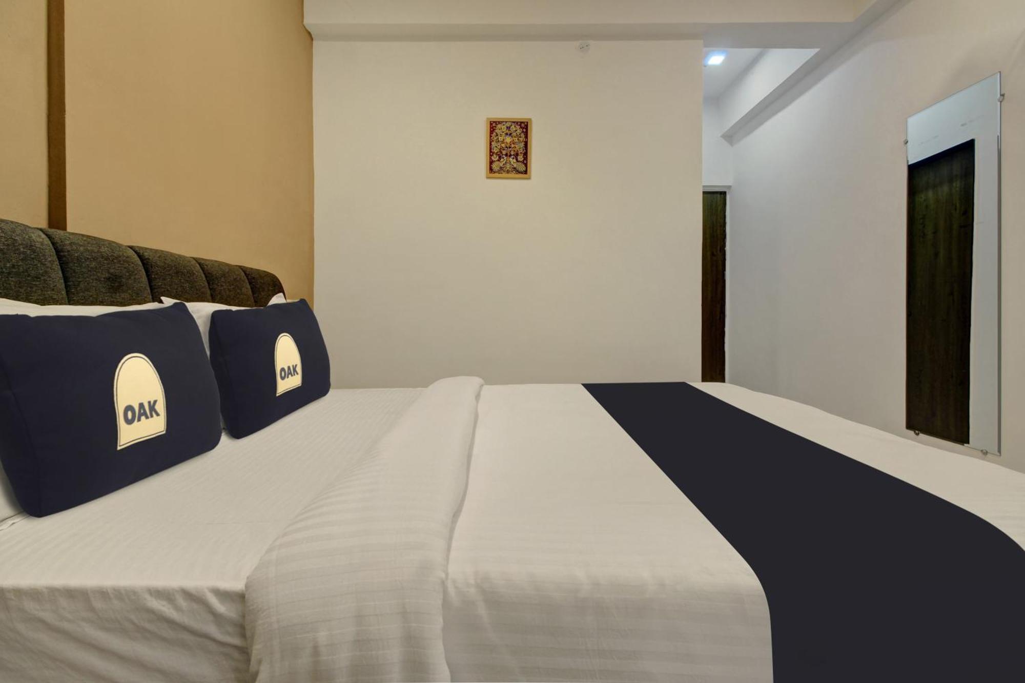 Super Collection O Grey House Hotel Poona Buitenkant foto