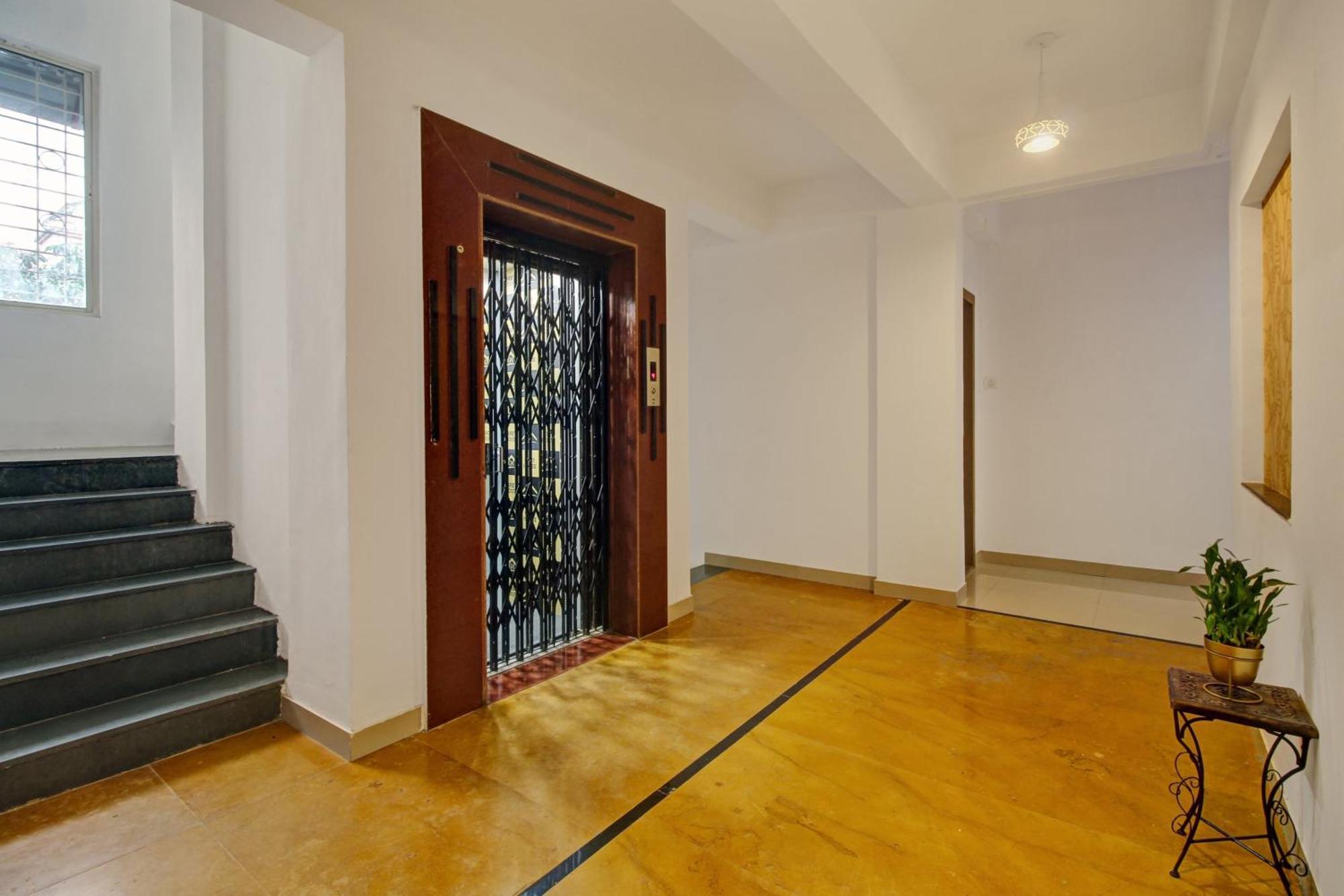 Super Collection O Grey House Hotel Poona Buitenkant foto